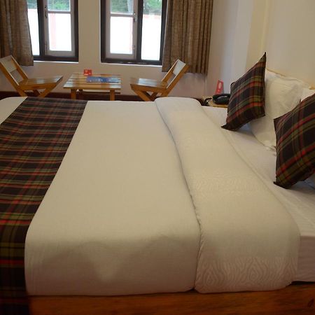 Oyo 5034 Living Roof Bed and Breakfast Shillong Exterior foto